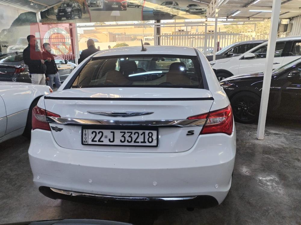 Chrysler 200